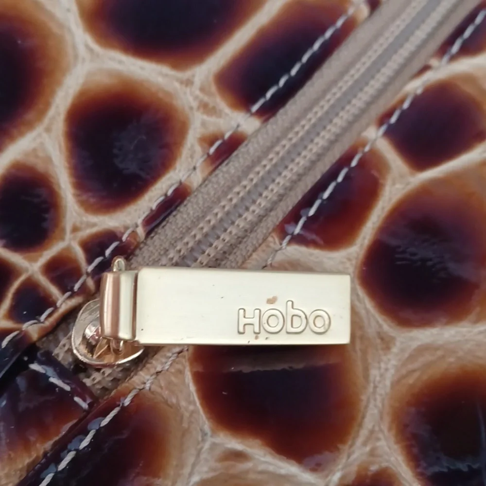 Hobo Medium Size Clutch - Picture 5 of 14